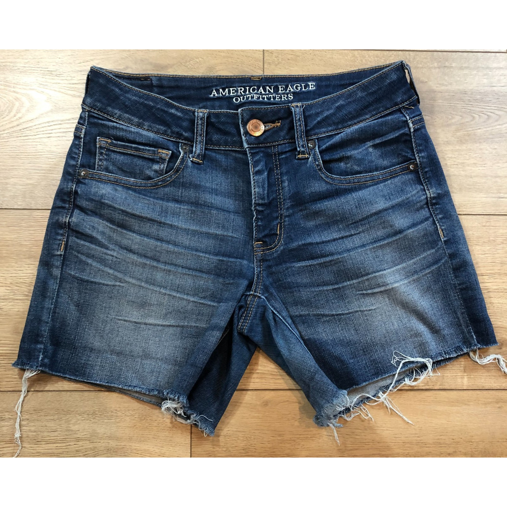 American Eagle Shorts‎ Womens 6 Midi Blue Jean Denim Super Stretch Raw Edge EUC